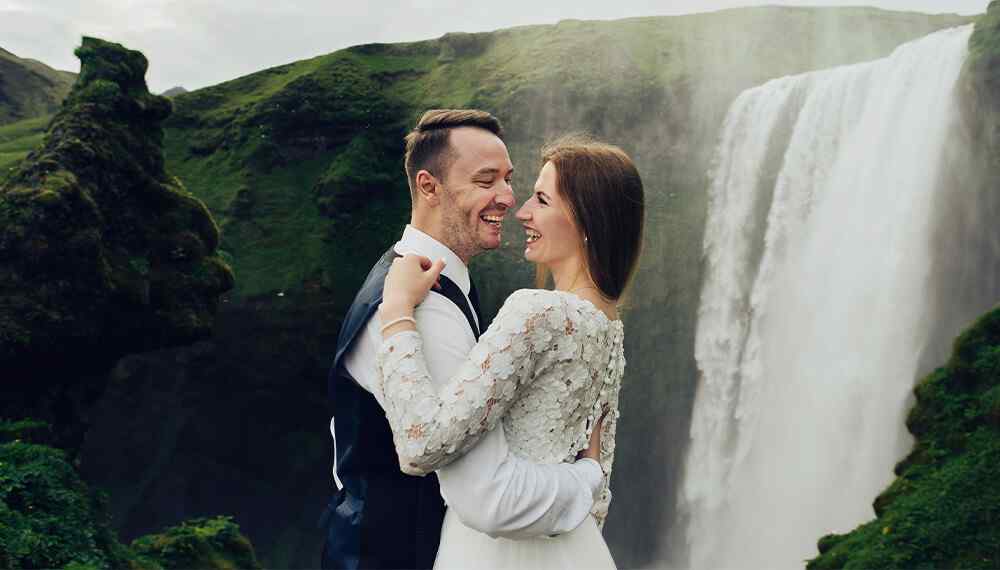 https://calliopewedding.com/wp-content/uploads/2020/12/home_04_image_02.jpg