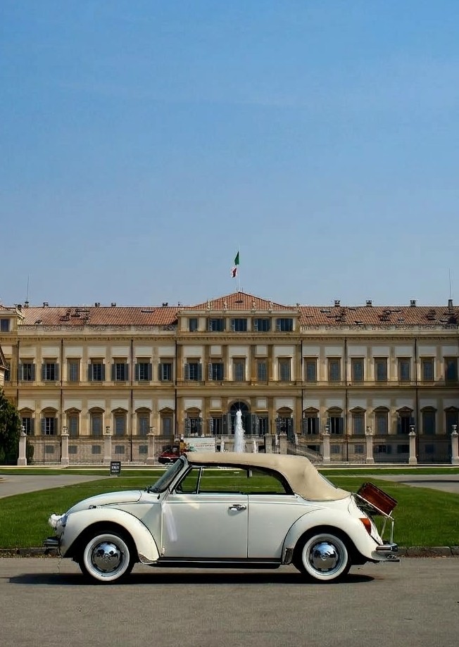 Maggiolone per il trasporto degli sposi